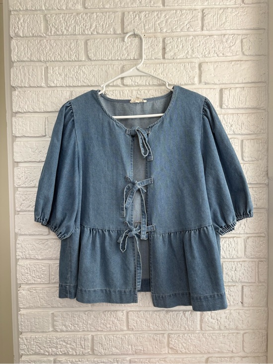 Aaron & Amber Tops - Denim Tie-Front Peplum Blouse - Light Blue